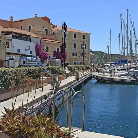 Nuraghe Di Mare بيت للعطل لا ماداّلينا